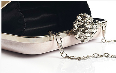 Bolso de Noche Elegante con Corazón y Diamantes para Mujer - Image 11