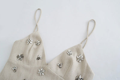 Vestido Mini Feng con Escote V y Detalles de Cristales - Image 8