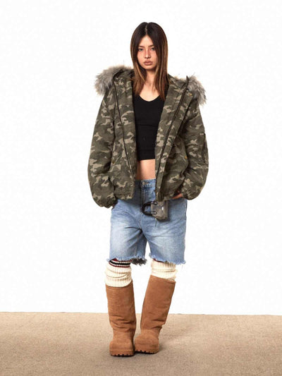 Chaqueta de Algodón Camuflada con Capucha y Cuello de Piel Desmontable - Image 12