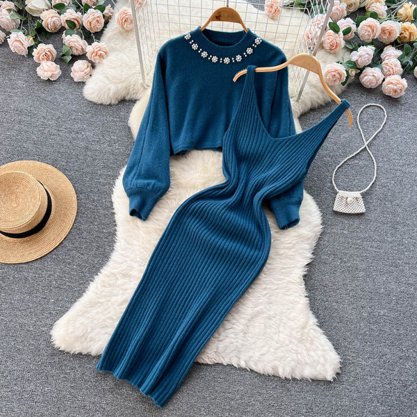 Conjunto Dos Piezas: Blusa Tejida Escote V y Falda Halter