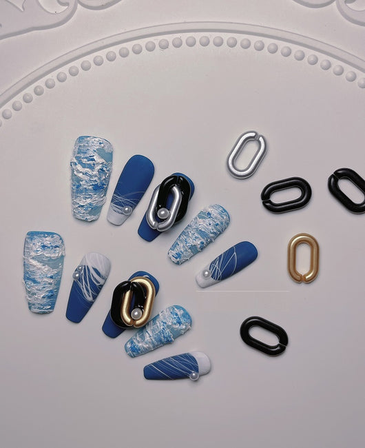 Uñas Postizas de Diseño con Perforaciones - Nail Art Personalizado Europeo - Image 8