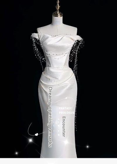 Vestido de Fiesta Satinado Hombros Descubiertos con Perlas - Image 9