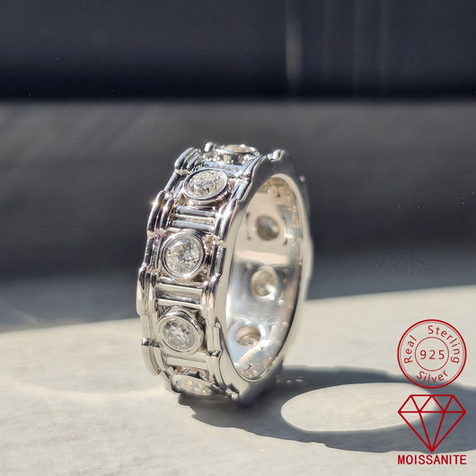Anillo Lujo Ligero Plata 925 con Incrustación Columna Romana y Moissanita para Mujer