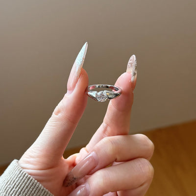 Anillo de Estilo Chino Brillante con Detalles Ornamentales para Mujer - Image 4