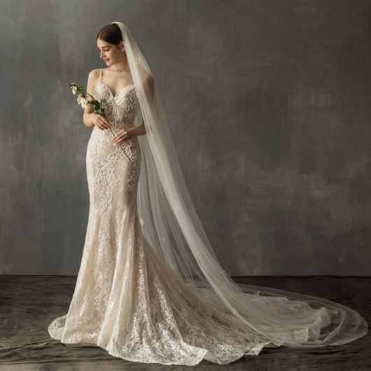 Vestido de Novia con Cola Larga en Tul y Perlas para Ceremonia Religiosa - Image 8