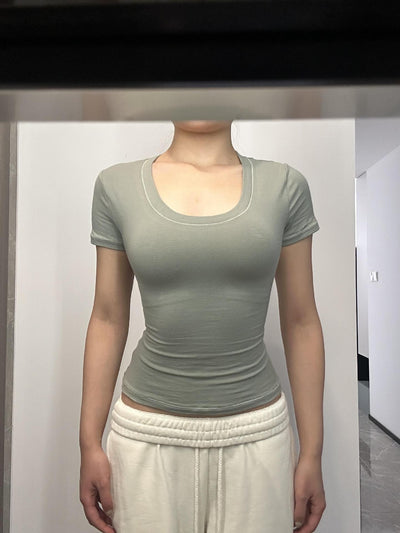 Top Deportivo Ajustado con Cuello Alto y Cintura Marcada - Image 10