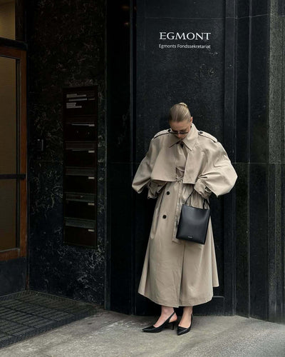 Gabardina Larga Beige con Cinturón y Capa - Image 12