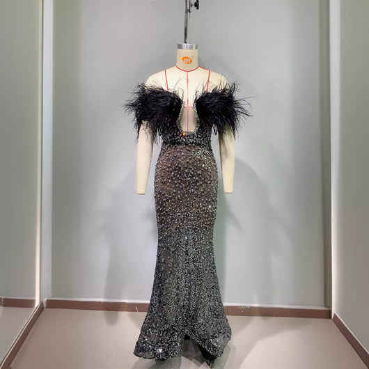 Vestido Tubo Elegante con Plumas, Pedrería y Lentejuelas Escote V - Image 2