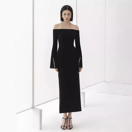 Vestido Elegante Cuello Barco con Mangas Campana y Cintura Ajustada