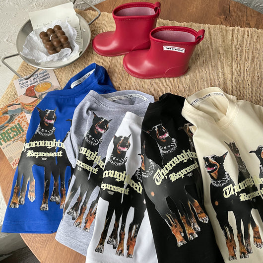 Camiseta Casual para Niños con Diseño Doberman Pinscher Moderno - Image 2