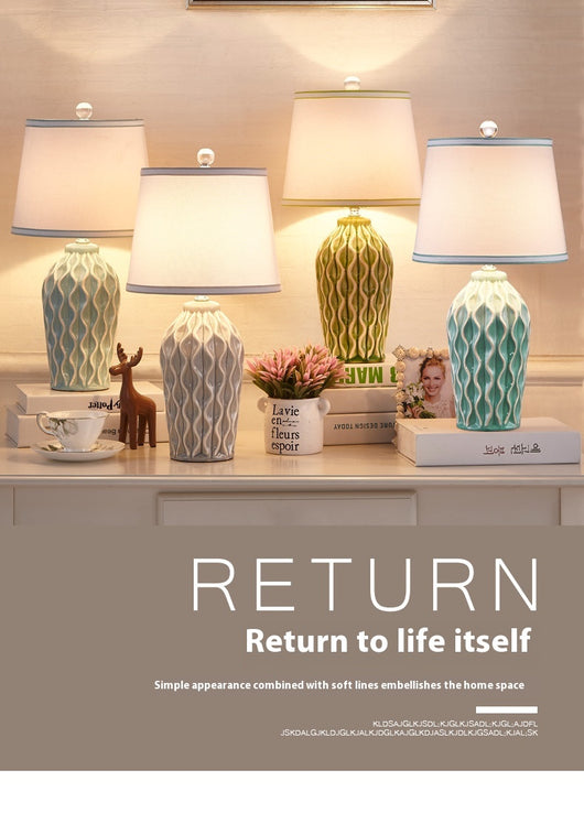 Lámpara de Mesa Estilo Europeo para Dormitorio - Luz Cálida y Elegante - Image 16