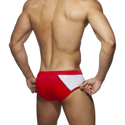 Bañador Triángulo Clásico en Nylon Resistente - Image 4