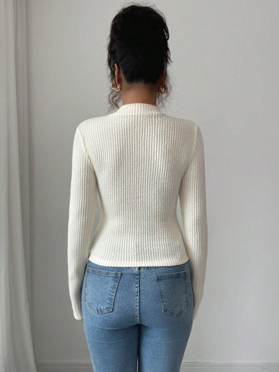 Blusa Base Cuello Mock Ajustada con Mangas Largas para Mujer - Image 13