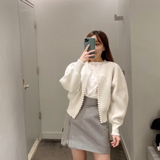 Cardigan de Punto con Detalles de Perlas - Elegancia Versátil - Image 11