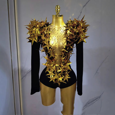 Jumpsuit Dorado con Hombreras Acolchadas y Estrella Tridimensional - Image 11