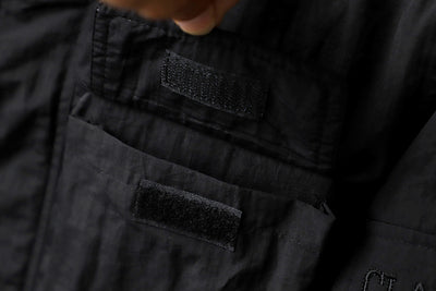 Chaqueta Impermeable y Cortavientos para Hombre con Múltiples Bolsillos - Image 12