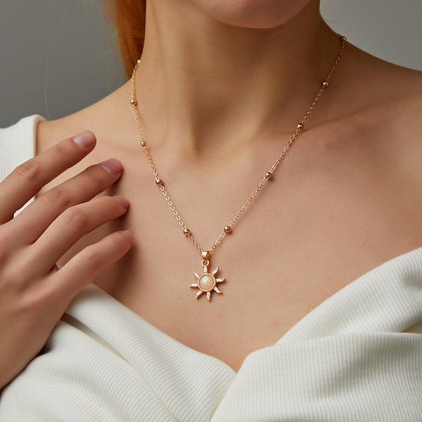 Collar Delicado con Ópalo Incrustado - Diseño Minimalista para Clavícula