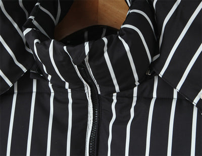 Abrigo de Algodón Negro con Rayas y Capucha para Mujer - Image 19