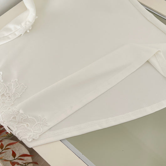 Vestido Falda Blanco con Diseño Calado y Escote Abierto - Image 10