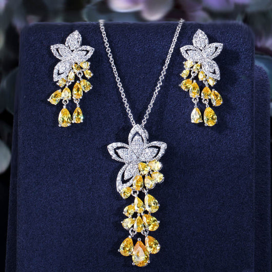 Aretes de Circón Flor Pequeña con Borla de Gota - Hipoalergénicos Estilo Coreano