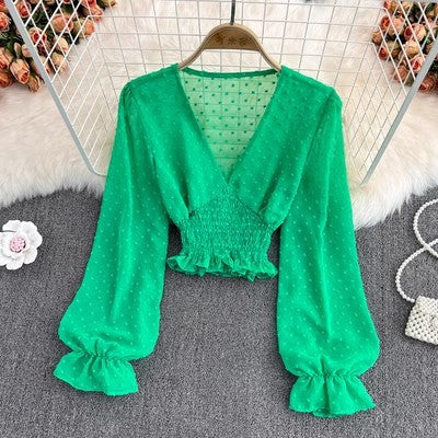 Blusa Estilo Occidental con Escote V, Lunares y Cintura Ajustada - Image 9