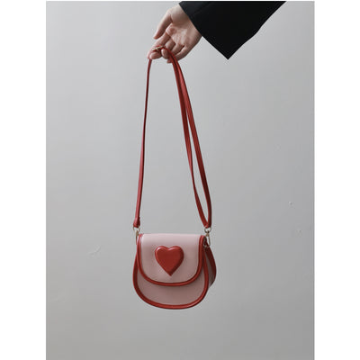 Bolsa Mensajera Mini Love con Diseño Texturizado - Image 4