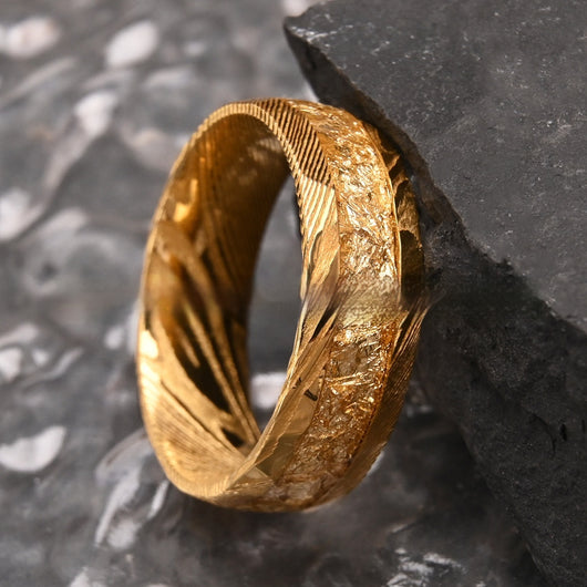 Anillo de Acero Damasceno con Incrustación de Oro en la Banda Central - Image 4