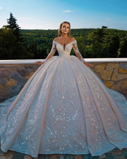 Vestido de Novia Largo Brillante con Lentejuelas, Cintura Ajustada y Espalda Descubierta - Image 10