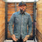 Camisa Denim Lavado Floral con Bolsillo Frontal