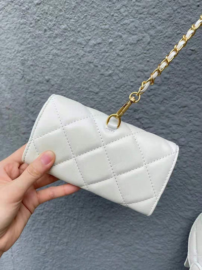 Bolso Mini Cuadrado con Cadena de Diamantes y Labial - Image 6