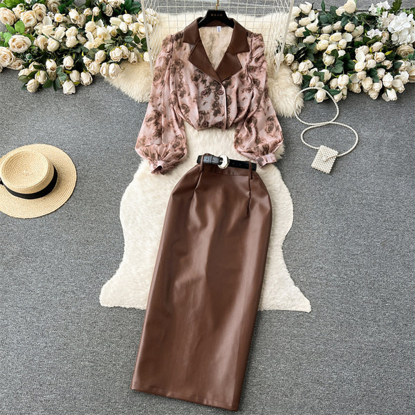 Conjunto Elegante: Blusa de Gasa Floral con Cuello Sastre y Falda Ajustada de Cuero PU