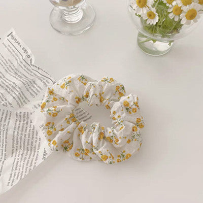 Cuerda para la Cabeza con Diseño Floral Calado - Image 3