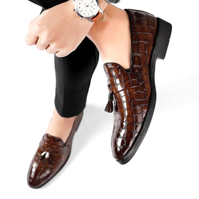 Zapatos de Cuero con Patrón Serpiente y Punta Afilada - Estilo Vintage - Image 9