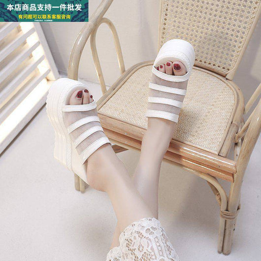 Sandalias Plataforma con Tacón Cuña y Detalles de Strass - Image 7