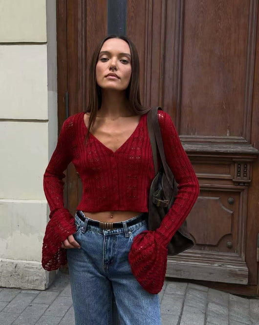 Blusa Corta Tejida con Mangas Acampanadas y Cortes Atrevidos - Image 14