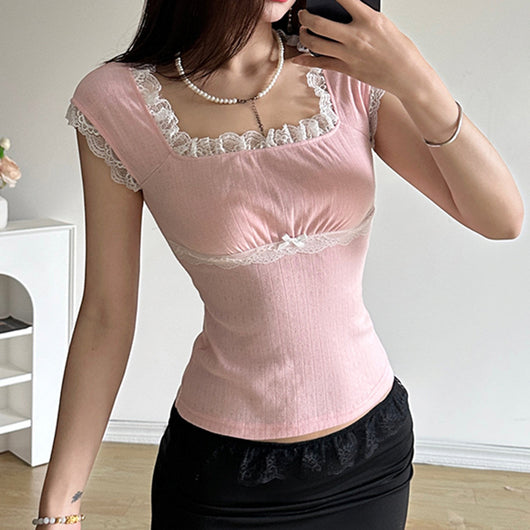 Blusa Elegante de Encaje con Cuello Cuadrado y Manga Corta - Image 3