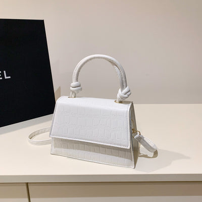 Bolso Axilar Minimalista para Mujer - Diseño Exclusivo y Funcional - Image 4