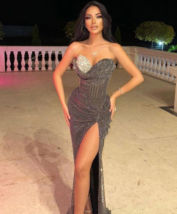 Vestido Tubo Ajustado con Lentejuelas Brillantes, Malla y Strass Artesanal
