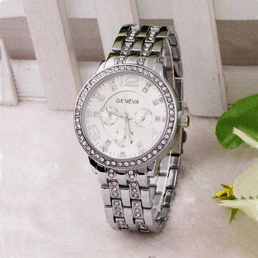 Reloj de Moda para Mujer con Diamantes y Movimiento de Cuarzo - Image 5
