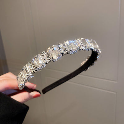 Diadema Geométrica de Diamantes - Estilo y Personalidad - Image 3