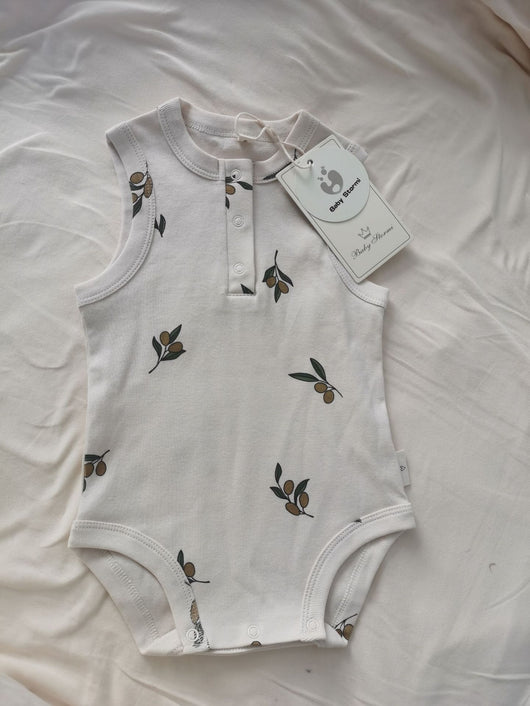 Camiseta de Algodón Estilo Nórdico con Rama de Pino Oliva - Image 6