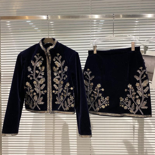 Traje de Terciopelo con Bordado de Lentejuelas y Hojas - Image 13