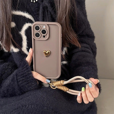 Funda de Silicona para Celular con Diseño de Corazón y Cordón Dorado - Image 3