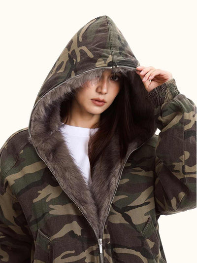 Chaqueta Acolchada con Capucha y Estampado Camuflaje - Image 3