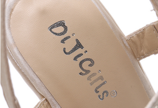 Sandalias Cuña con Remaches - Estilo y Elegancia para Mujer - Image 11