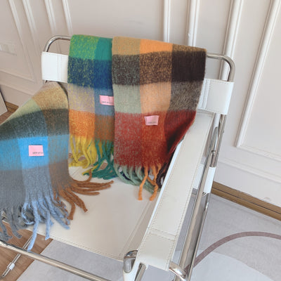 Bufanda Grande Reversible de Cuadros Arcoíris en Mohair - Image 14