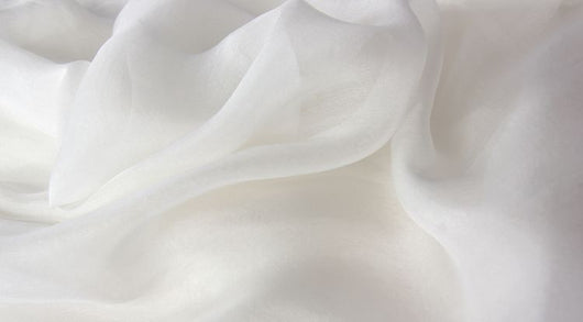 Vestido Largo de Seda Blanca Ajustado - Image 6