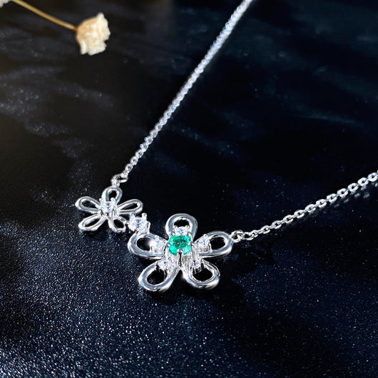 Collar de Plata S925 con Colgante Esmeralda - Diseño Floral Elegante para Toda la Familia - Image 4