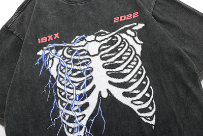 Camiseta Manga Corta Estampado Calavera Desgastada para Hombre - Image 11