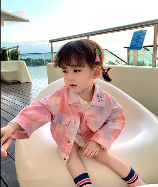 Chamarra de Mezclilla para Niñas con Diseño Tie-Dye - Image 3